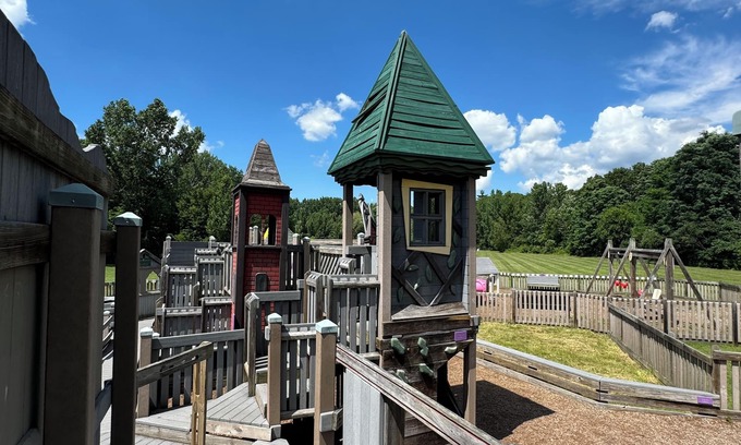 Ballston Spa House | Family Friendly House <10 min to SPAC Racino, Downtown Saratoga. Spring on site