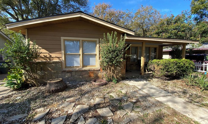 Rio Vista House | Family-Friendly Home - Walking Distance to San Marcos River
