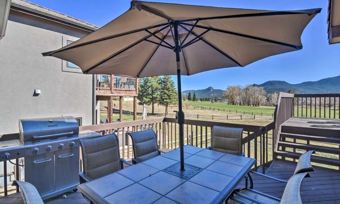 Estes Park House | Family-Friendly Home with Hot Tub 1 Mi to Dtwn