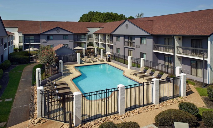 Norcross Hotel | Family Friendly King Stay! Free Parking, Onsite Pool, Gym, Pets Allowed