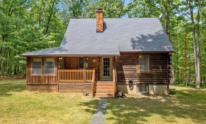 Stuarts Draft Cabin | Family Friendly Log Cabin Nestled in Blue Ridge Foothills