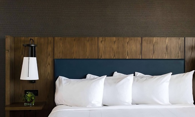 Nashville Hotel | Family Friendly Property in Nashville! Pets Allowed, Parking, Shuttle!