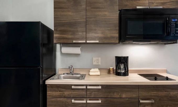 Westgate Hotel | Family-Friendly Room Near Lejeune Memorial Gardens and Jacksonville Mall