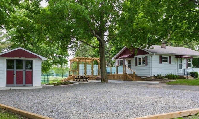 Picton Cottage | Family Friendly Sandbanks Cottage