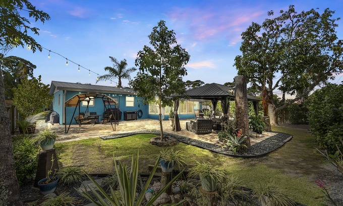 Stuart House | Family-Friendly Tropical Oasis by Downtown & Beach with Gorgeous Backyard
