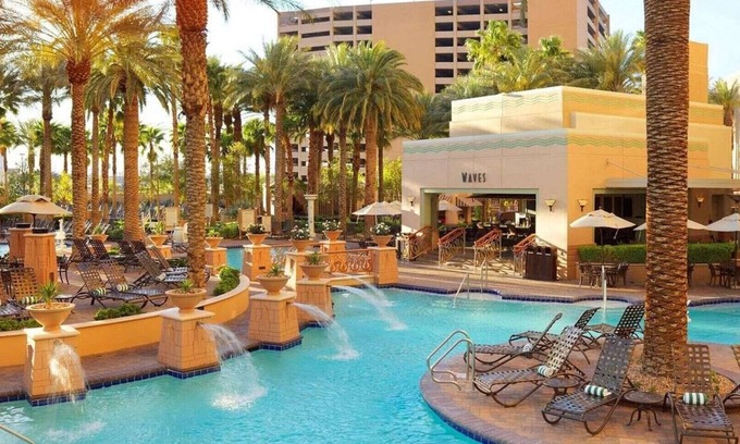 Las Vegas Resort | Family-Friendly Vegas: Luxury 3-Bedroom Retreat Near the Strip - The Boulevard