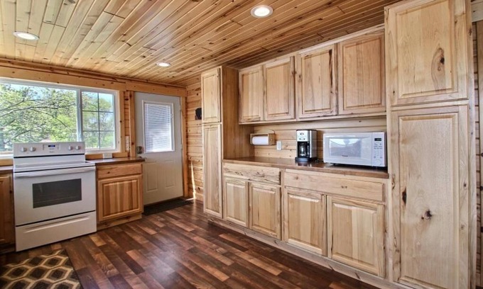 Maple Lake Cabin | Family fun escape, just a short drive away!