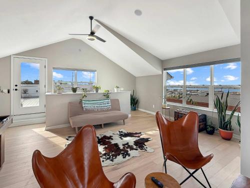 Sandusky House | Family Fun Near Cedar Point - Rooftop Lake Views