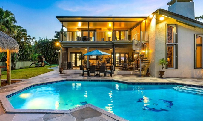 Davie Apartment | Family Fun Retreat! Sleeps 10, Private Pool, Mins to Beach & Hard Rock Casino