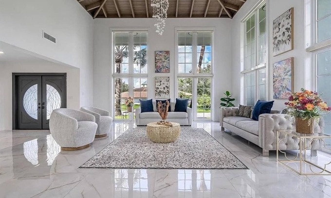 Palmetto Bay House | Family & Group Getaway | Pool + Huge Backyard