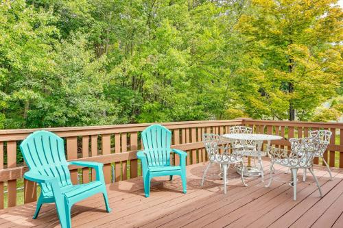 Monroe House | Family Home Close to Warwick, 5 Mi to Lake!