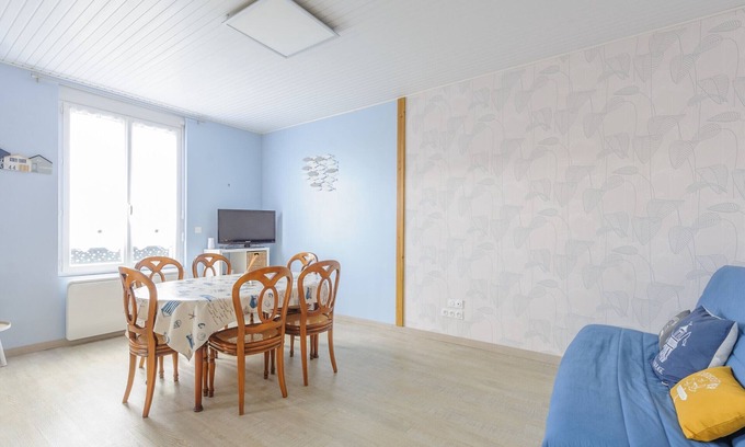 Quartier de l'Hippodrome House | Family Home with Garden near Beach in Châtelaillon – Sleeps 6