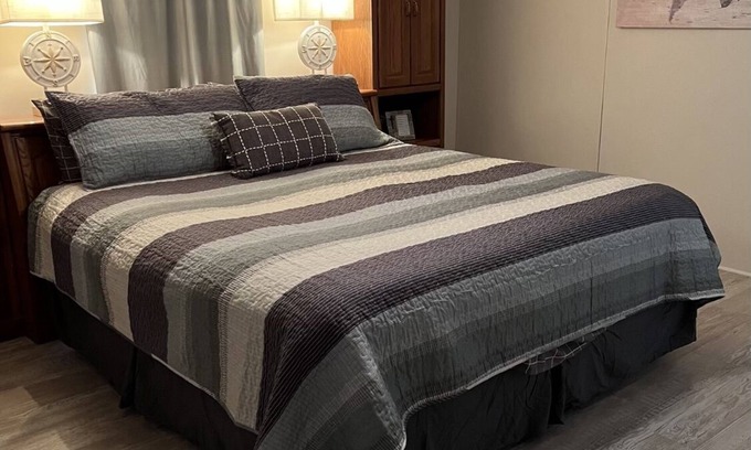 Port O Connor House | FAMILY HOME WITH COOKING, COVERED RECREATION AND CONVENIENT TO BAY.