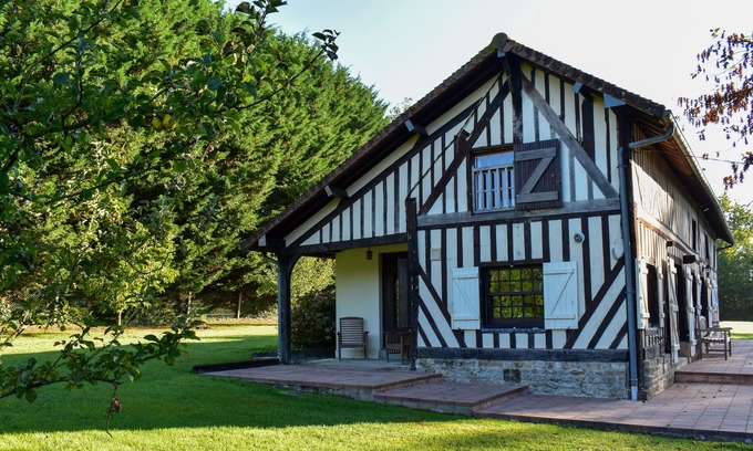 Beaufour-Druval House | Family house with fireplace