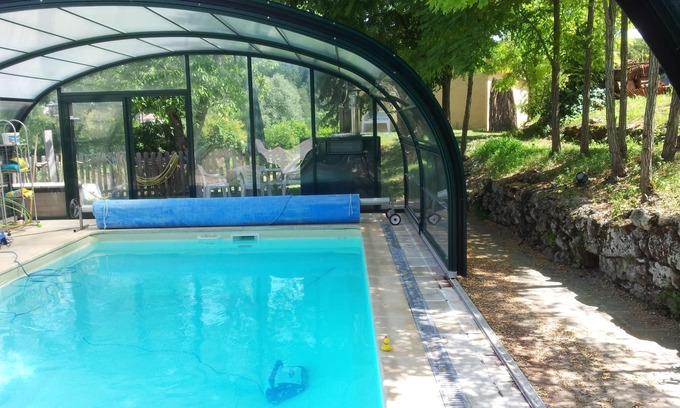 Saint-Cyprien Cottage | family house with heated indoor pool