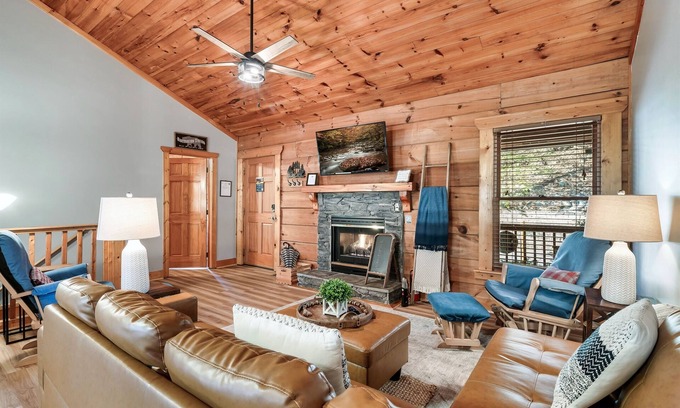 Sevierville Cabin | Family Log Cabin, Sleeps 11, Fireplace, Hot Tub, Arcade, Pong, Location+