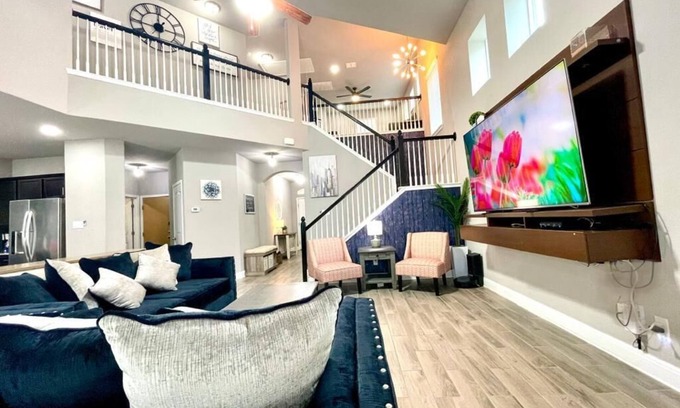 San Antonio House | Family Luxury Retreat near Sea World