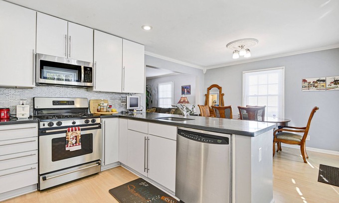Central Hyde Park House | Family Oasis 5min 2 Plza Westprt Downtn Quiet Historic Cul de sac 5G 130 ch.