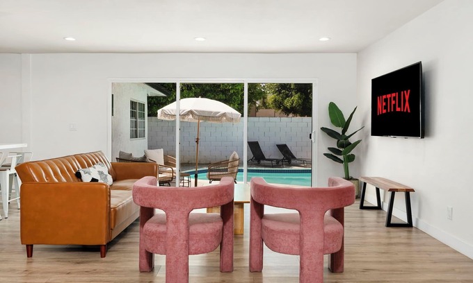 Santa Ana House | Family Oasis by Disneyland w/Pool + Fire Pit, Games