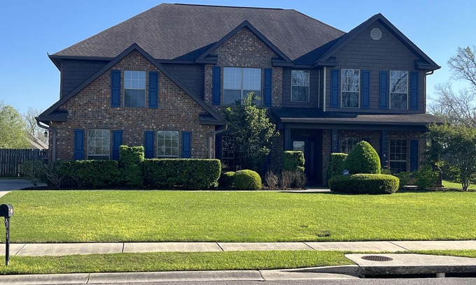 Daphne House | Family Privacy near Gulf Shores, Orange Beach, Fairhope. Private pool. Sleeps 20