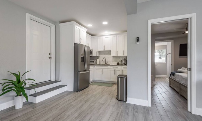 Highpoint House | Family Resort Sleeps 15 Near Beaches
