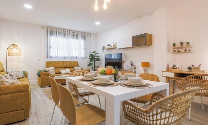 Seville Apartment | Family suit Luxe Nervión charms of Seville