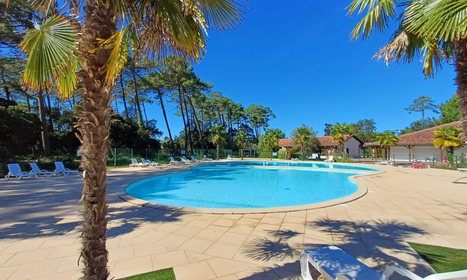Ondres Apartment | Family T3 Apartment in Ondres with Pool and Parking