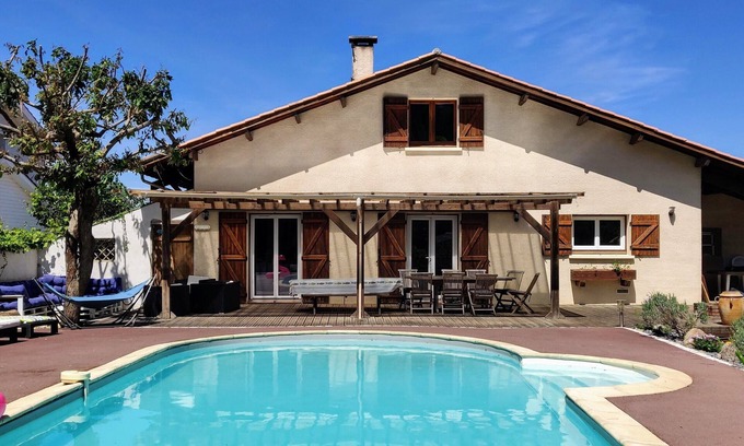 La Teste-de-Buch Villa | Family villa ideally located on the Basin with heated pool