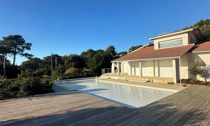 La Teste-de-Buch House | Family villa with pool, sea view at Le Pyla