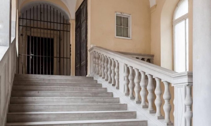 Belvaros - Lipotvaros Apartment | Famous Budapest Champs Elys es Fashion Street