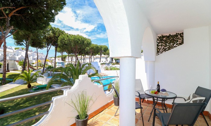 Urbanizacion Hacienda las Chapas Ski Chalet | Fantastic 1 bed townhouse close to Marbella