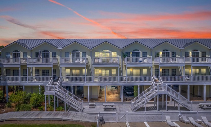 Santa Rosa Beach House | FANTASTIC 2/2.5 TOWNHOME ON 30A! SLEEPS 7! WALKING DISTANCE TO GULF PLACE!