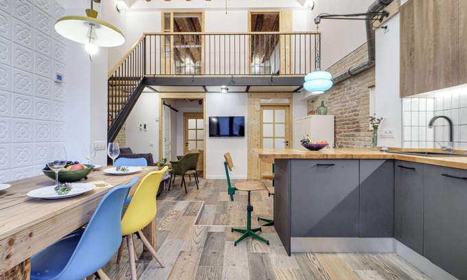 El Poble-sec Apartment | Fantastic 4 room loft in the center, 2 bathrooms