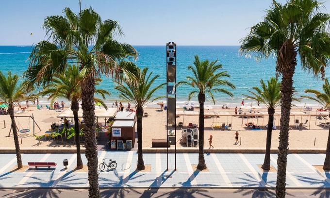 Salou City Centre Apartment | Fantastic beachfront apartment with rooftop pool - UHC LAS PALMAS 175