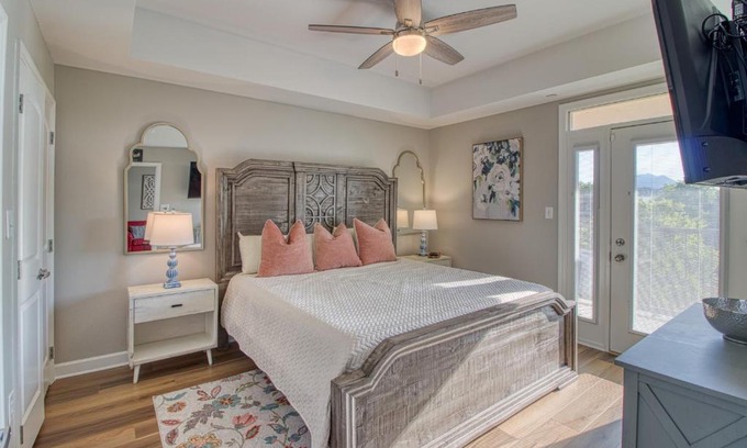 Sevierville House | Fantastic Location! River and Mountain Views 2BR/2BA Sleeps 6