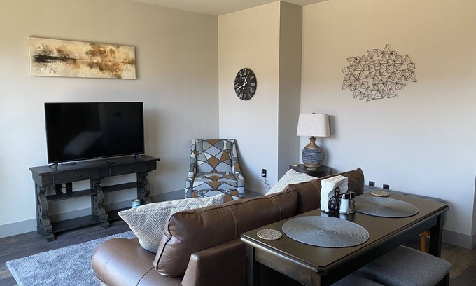 Traverse City Condo | Fantastic Top Floor Condo for 2 in the Heart of Downtown Traverse City W/Parking