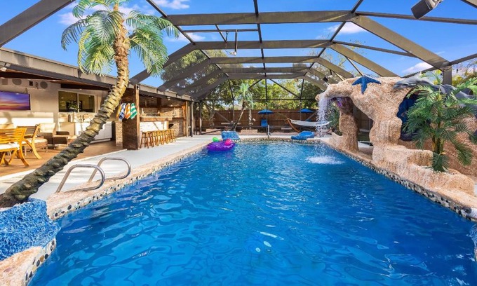 Lake Worth Corridor Villa | Fantasy Resort OMG PoolWaterfall outdoorKitchn Gym