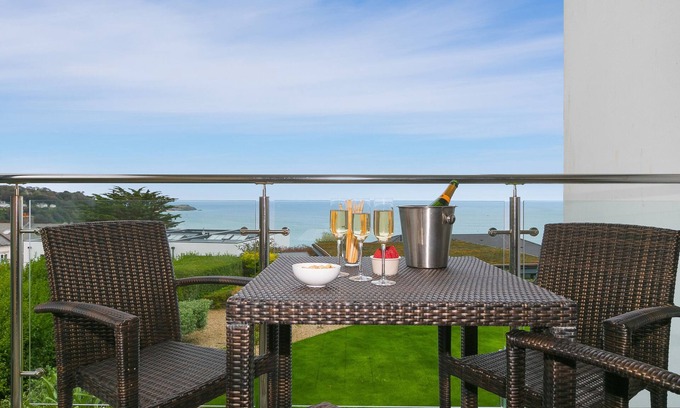 Carbis Bay Cottage | FAR CLIFFS, family friendly, luxury holiday cottage in Carbis Bay