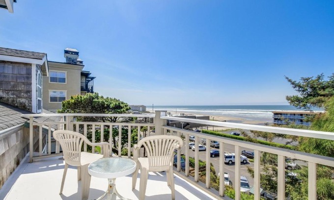 Lincoln City House | Far View