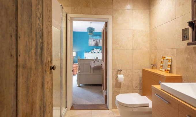 Saxmundham Apartment | Farm View, ground floor bedroom