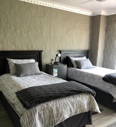 Piet Retief Cabin | Farmers Lodge