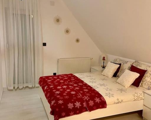 Sumece Ski Chalet | Farmhouse Dženi