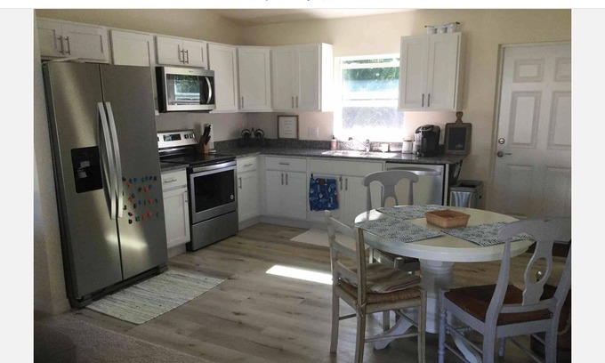 Moore Haven House | Farmhouse Getaway