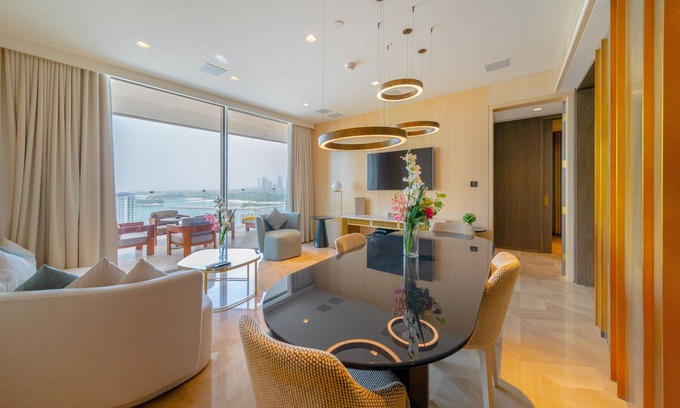 Palm Jumeirah Apartment | Fascinating 1BR with Burj Arab View at FIVE Palm