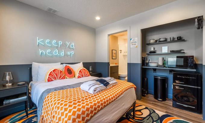 People's Freeway Condo | Fast Wifi | Dopest Studio in SLC