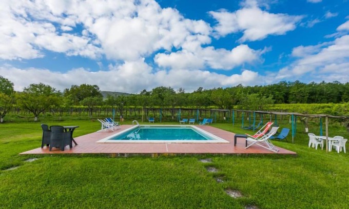 Monteriggioni Apartment | Fattoria Petraglia - Di Mezzo (MTG202) by Interhome