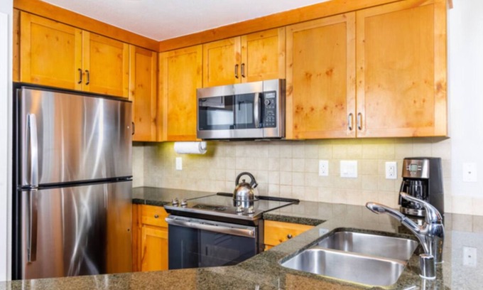 Lakeside Park Resort | Feb. 7-10 SKI IN SKI OUT Cozy 1-bdrm resort villa with sofa bed base of heavenly
