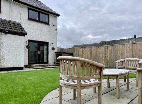 Fort William House | Feel at home while you roam