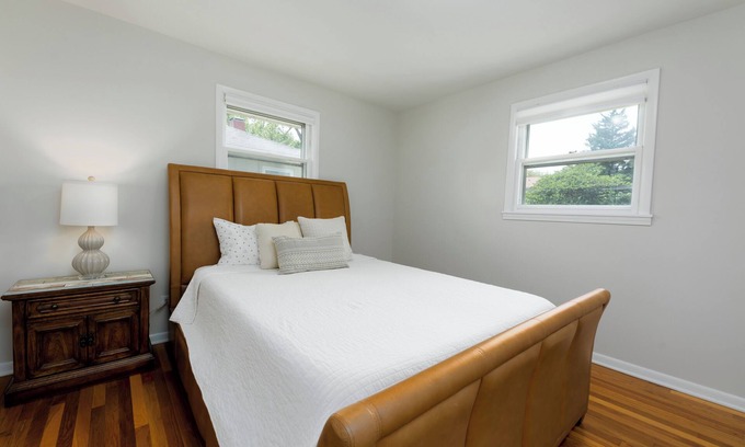 Wheaton House | Feel good, live well in this cozy Wheaton 3 bedroom!