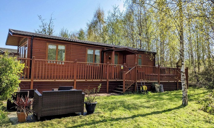 Morpeth Cabin | Felmoor Park Northumberland Lodge with Hot Tub - 4